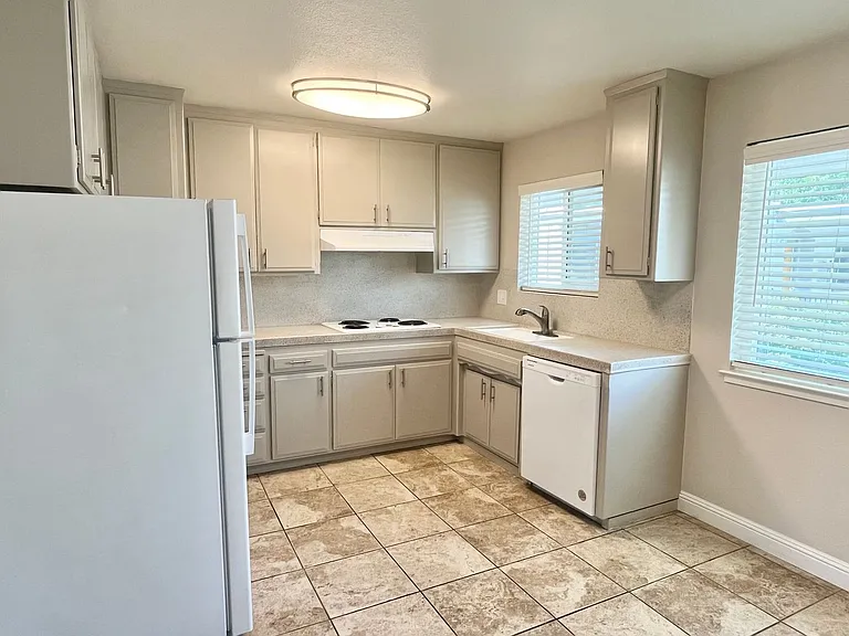 Elegante Apartments ~ Exceptionally Spacious, Unique and a Must See Community! — Photo 3
