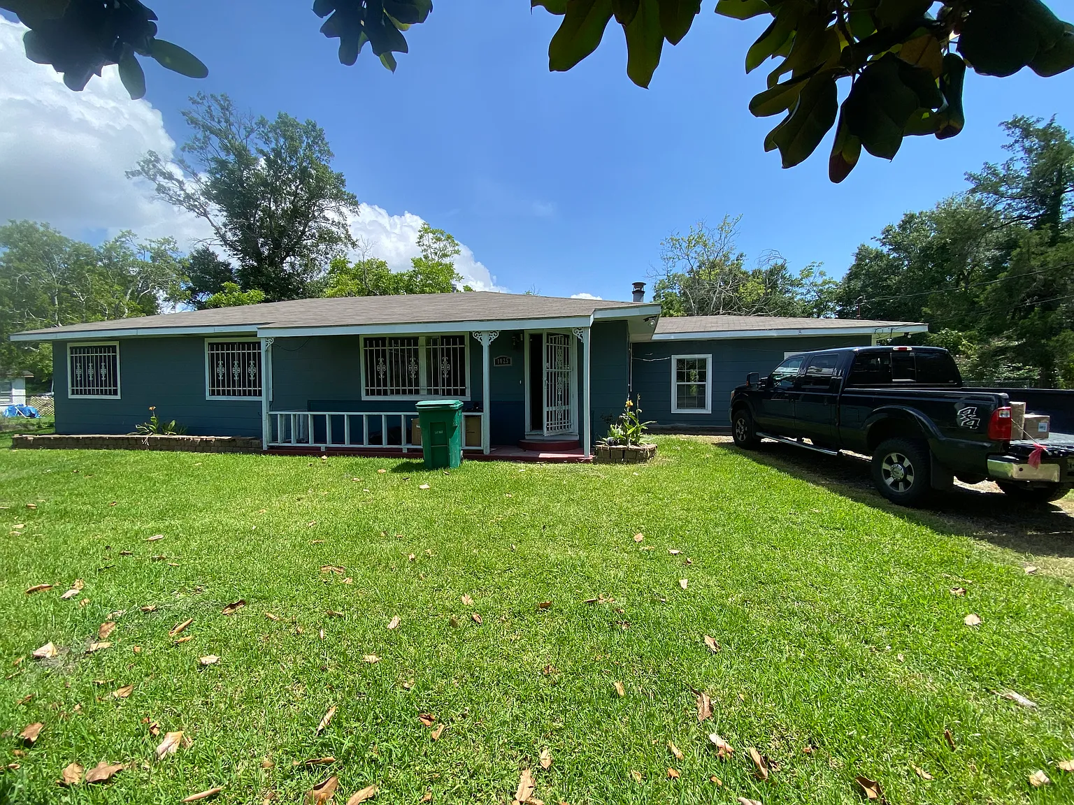 7 bed, 2400 sqft, $2,000 — Photo 3