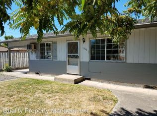 1066 W McAndrews Rd, Medford, OR 97501