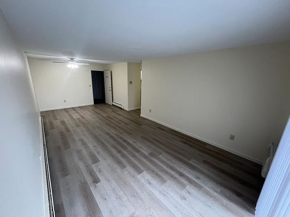 2 bed living room