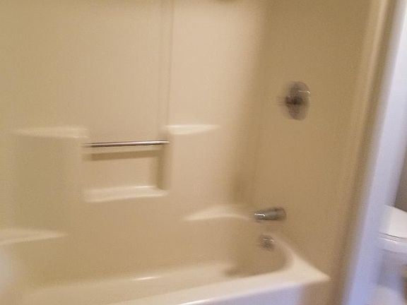 5th image of 41 Brenden Ct