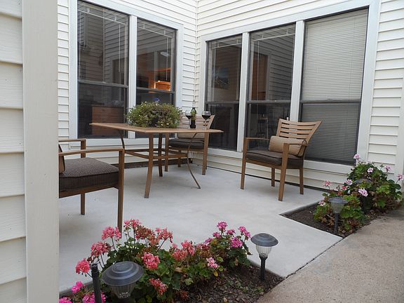 Front garden patio