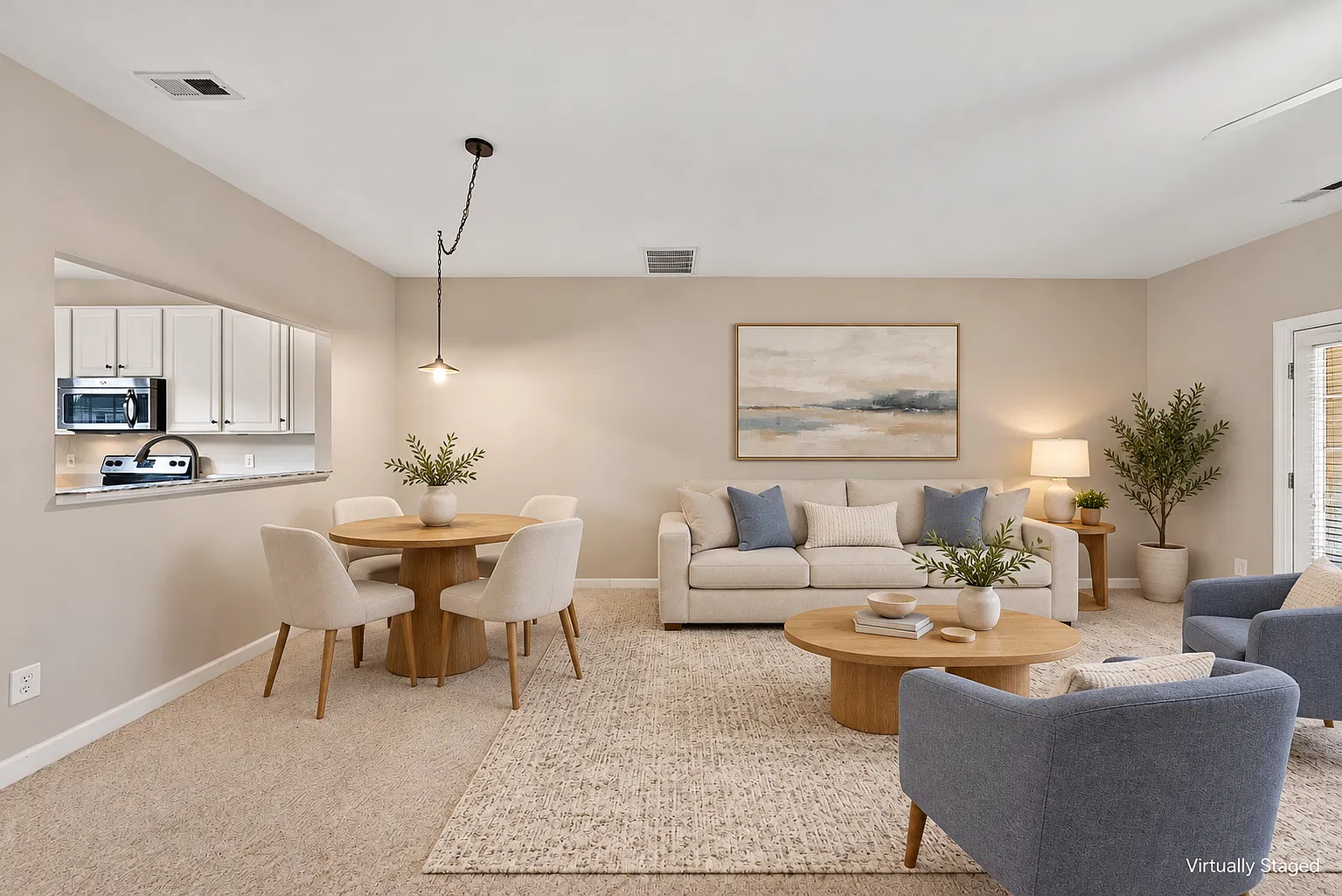 LARGE 2 bedroom/2.5 bath home — Photo 4