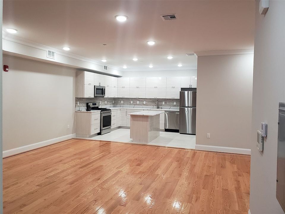 1st image of 3226 Kennedy Blvd APT 2F