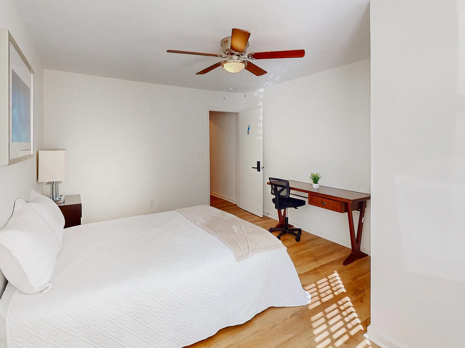 4 bed, 3.0 bath, 2950 sqft, $953 — Photo 2
