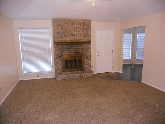 4th image of 1126 Cypress Dr