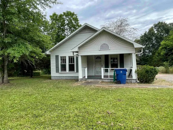 673 W Main St, Adamsville, TN 38310