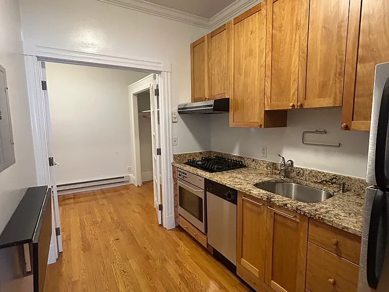 86 W Cedar St #A — Photo 6