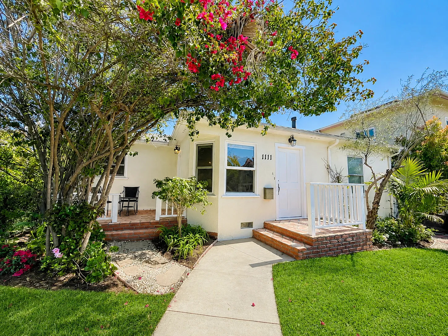 3 bed, 1000 sqft, $6,000 — Photo 1