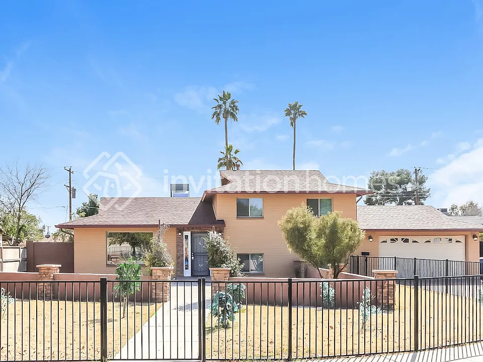 213 E Carson Cir