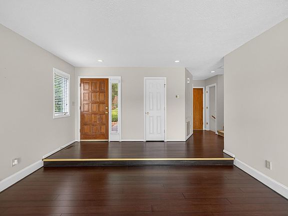 4th image of 311 Bayberry Cove Dr