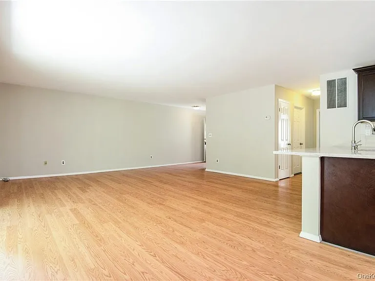 96 Molly Pitcher Ln #I — Photo 9