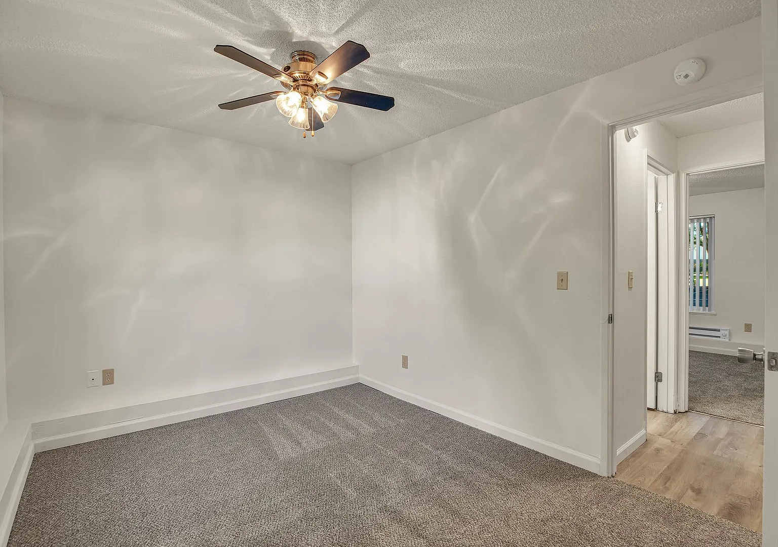 Jamestowne Plaza Apartments — Photo 4