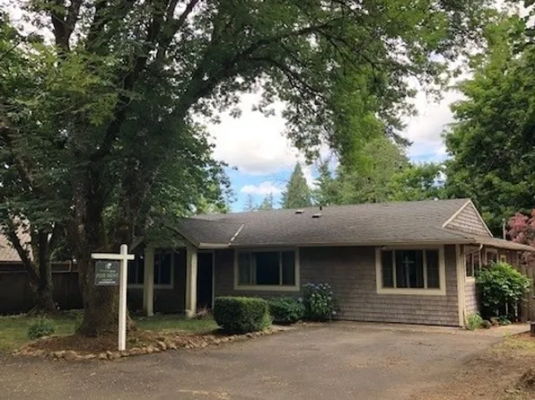 18021 SW Tualata Ave, Lake Oswego, OR 97035