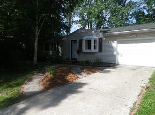 8 Manitou Ct, Ann Arbor, MI 48108