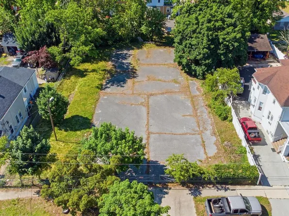 717 E Almond St, Vineland, NJ 08360