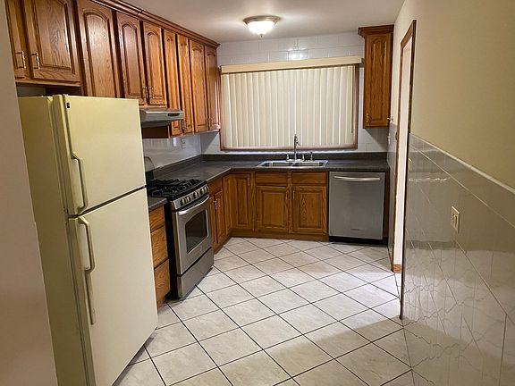 5th image of 1528 Pennsylvania St