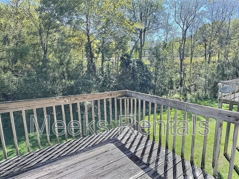 2 bed, 1.5 bath, 1050 sqft, $1,000 — Photo 3