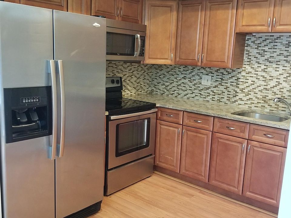 1st image of 3115 Buccaneer Ct APT 201