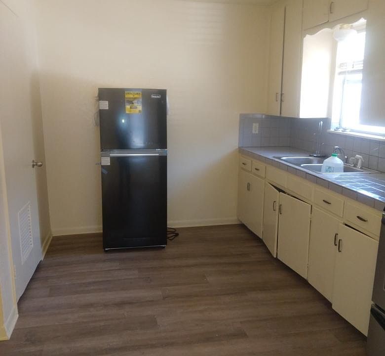 2nd image of 510 Wolf St