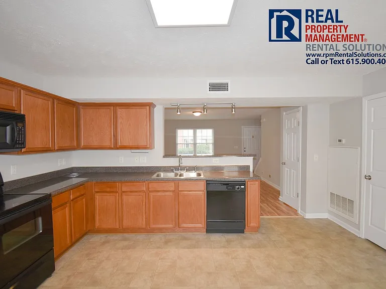 1029 Wolves Den Pl — Photo 6