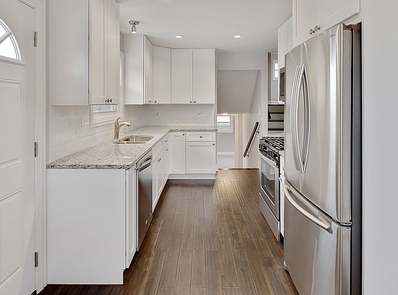 5th image of 2616 N Pauline Ave