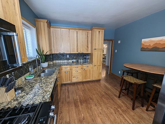 2nd image of 3954 Fillmore St #3954