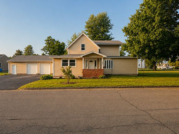 2nd image of 461 Mountain Road