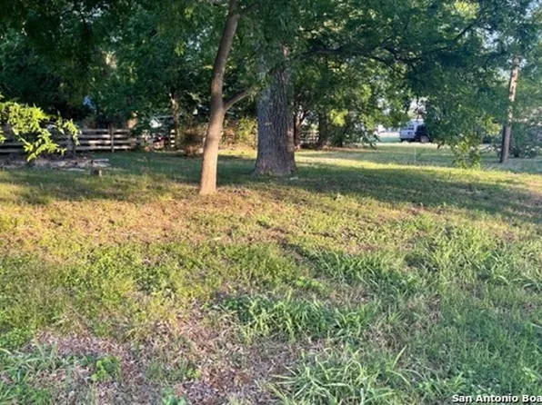 609 16TH ST LOT 10, Hondo, TX 78861