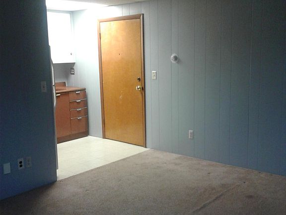 5th image of 465 Robert Ct #3