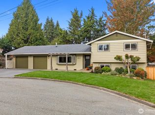 9617 Laurel Ln, Edmonds, WA 98020