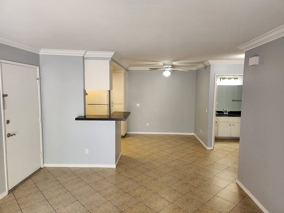 1st image of 206 Woodland Pkwy Unit 125