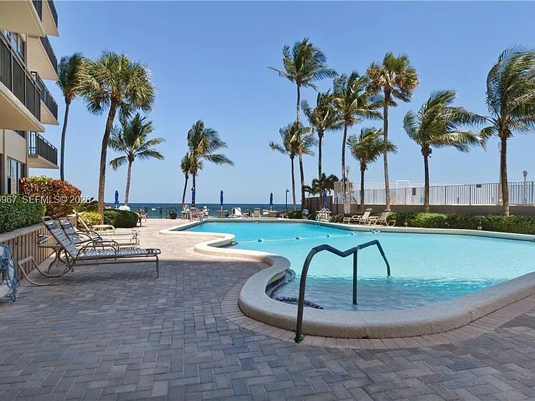 3800 Galt Ocean Dr #309 — Photo 40
