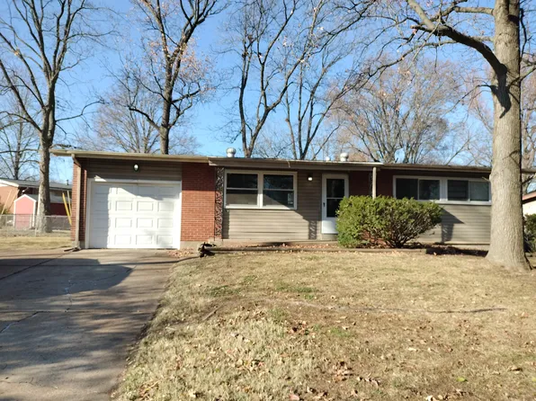 10230 Green Valley Dr, Saint Louis, MO 63136