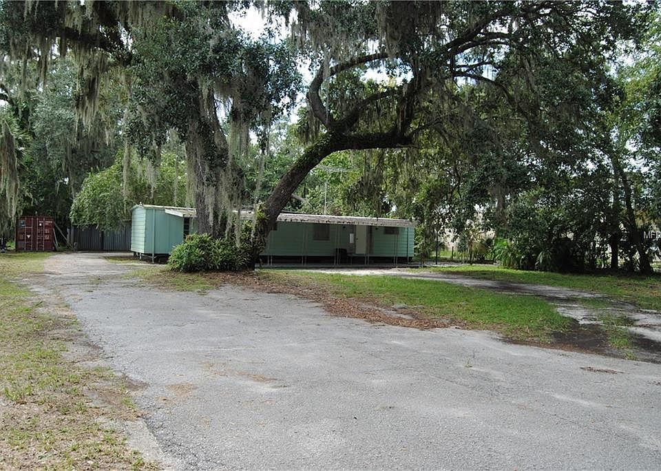 1st image of 1590 De Leon St