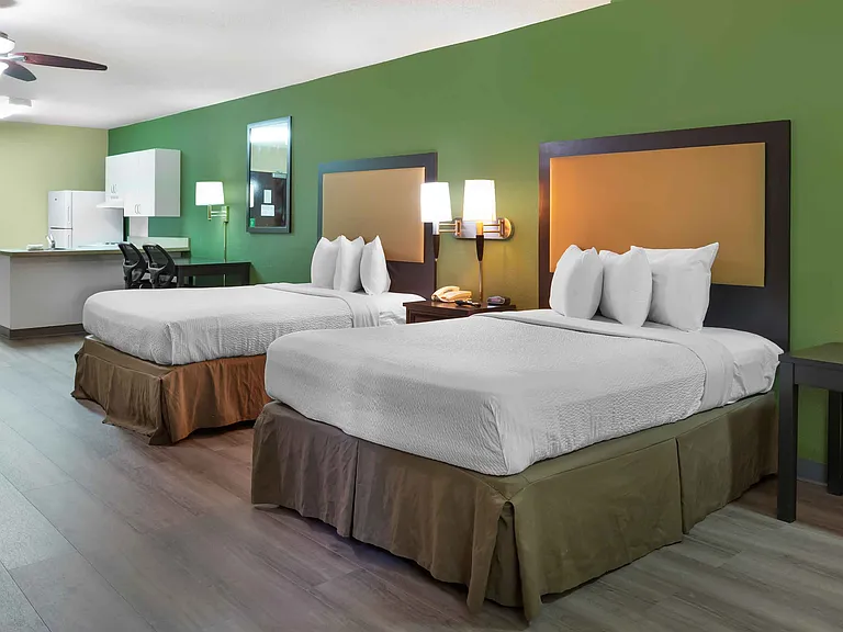 Deluxe Studio - 2 Full Beds