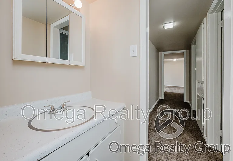 Camelot Apartments — Photo 42