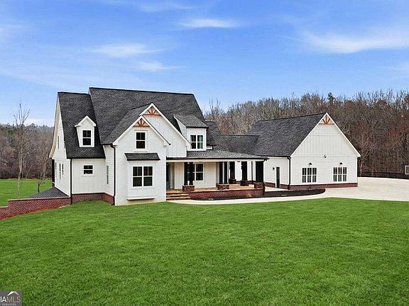 3rd image of 1100 Soap Creek Rd