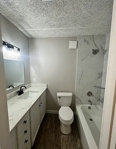 513 W Bowie St #C — Photo 13
