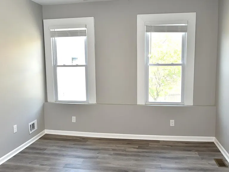 2225 W Baltimore St — Photo 28