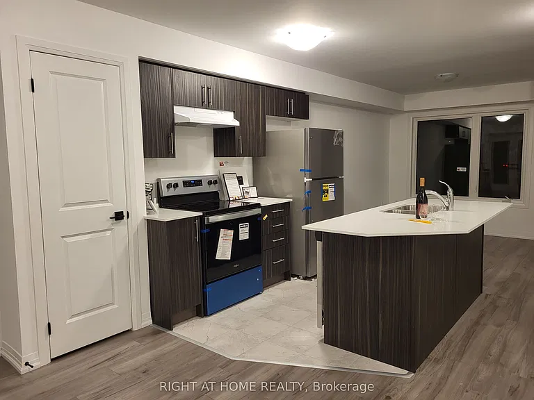 23 Fairlane Ave — Photo 2