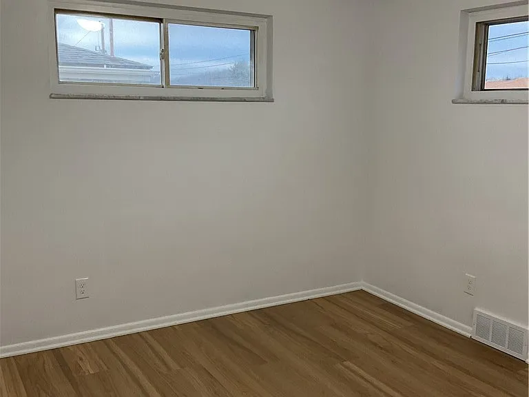 214 Erwin Pl — Photo 8