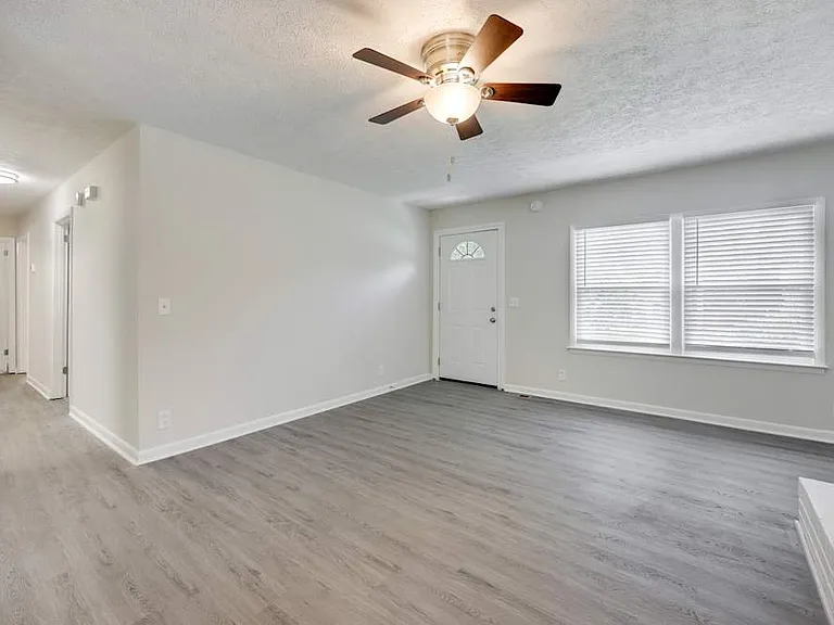 412 Cathy Jo Cir — Photo 2