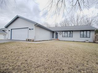 653 Westport Dr, Rockton, IL 61072