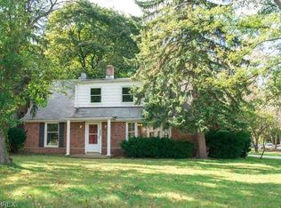 2558 Monmouth Rd, Cleveland Heights, OH 44118