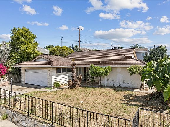 5th image of 1380 S Rock View St