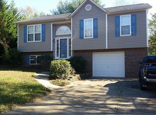 167 Stone Bridge Rd, Mount Airy, NC 27030
