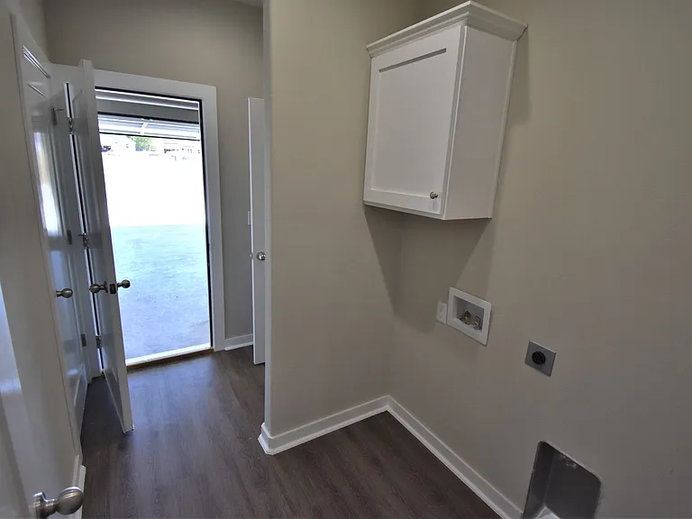 481 N Tacoma St — Photo 11