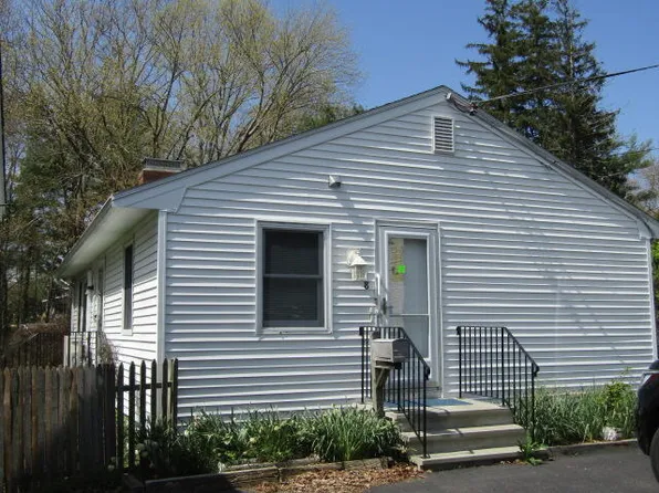 8 Angel Avenue, York, ME 03909