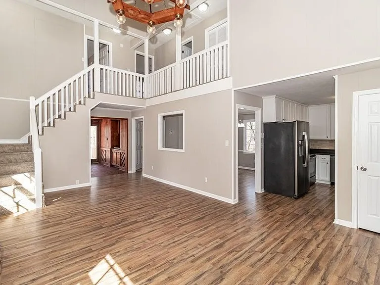 4083 Amherst Way — Photo 6